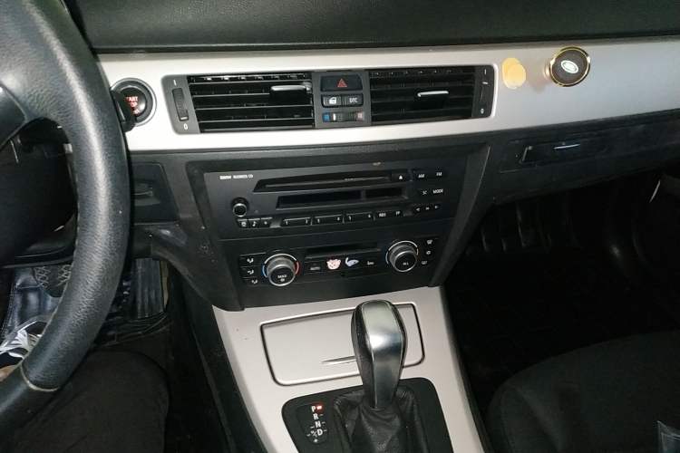 Used BMW 3 Series 2010 318i Leading Model Audio And AC Panel