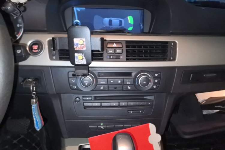 Used BMW 3 Series 2010 320i Luxury Model Audio And AC Panel