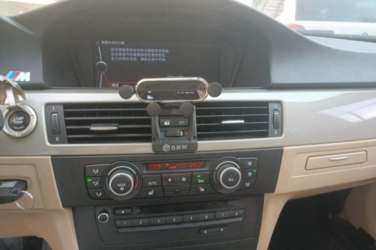 Used BMW 3 Series 2010 320i Luxury Edition Audio And AC Panel