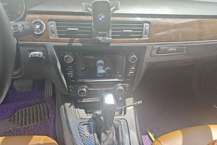 Used BMW 3 Series 2010 320i Sport Edition Audio And AC Panel