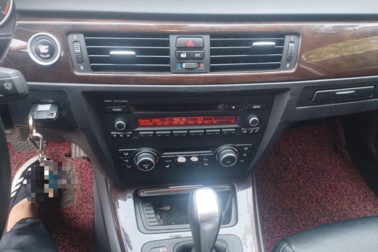 Used BMW 3 Series 2010 320i Sport Edition Audio And AC Panel