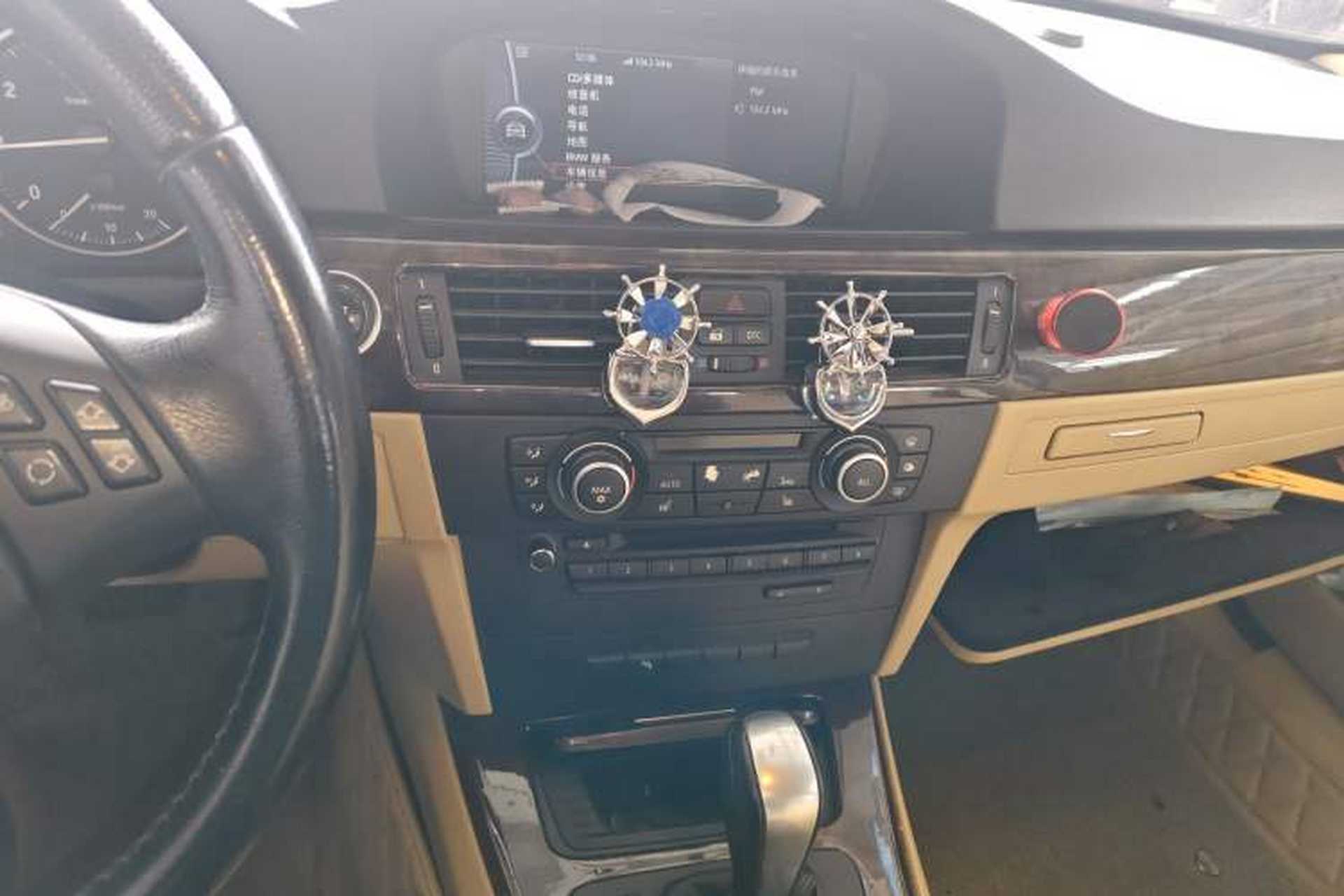 Used BMW 3 Series 2010 320i Luxury Model Audio And AC Panel