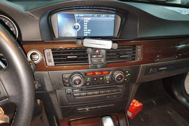 Used BMW 3 Series 2010 325i Luxury Model Audio And AC Panel