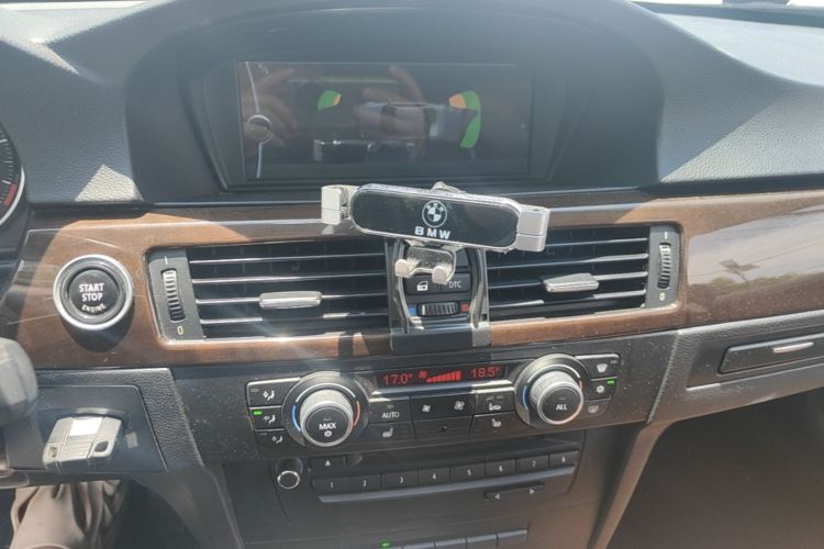 Used BMW 3 Series 2010 325i Luxury Model Audio And AC Panel
