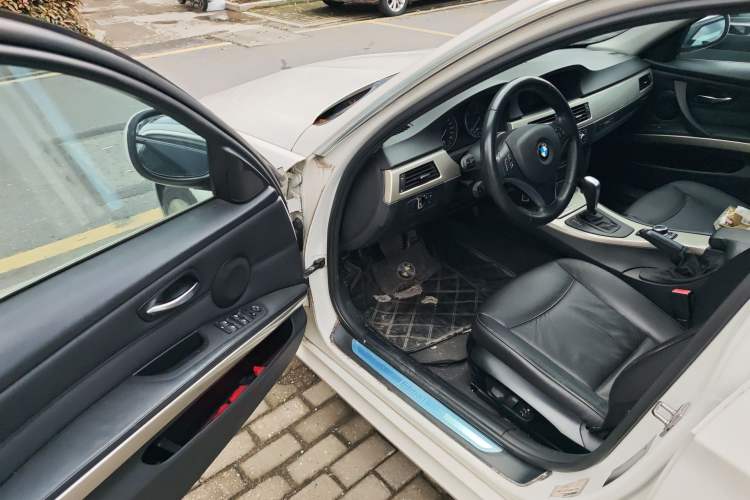 Used BMW 3 Series 2010 320i Luxury Edition Driver Seat