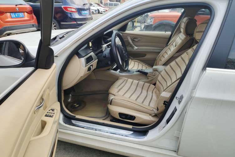 Used BMW 3 Series 2010 320i Luxury Model Driver Seat