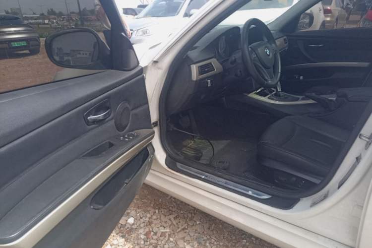 Used BMW 3 Series 2010 320i Luxury Model Driver Seat