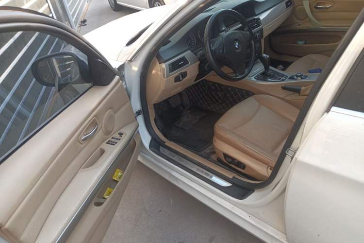 Used BMW 3 Series 2010 320i Luxury Edition Driver Seat