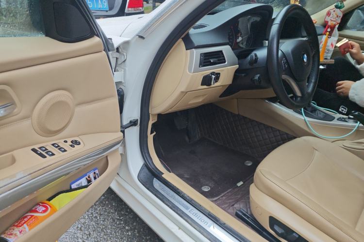 Used BMW 3 Series 2010 320i Luxury Model Driver Seat