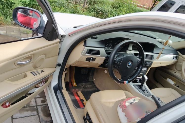 Used BMW 3 Series 2010 320i Luxury Model Driver Seat