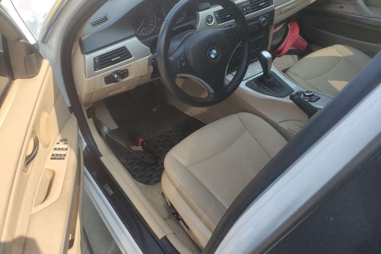 Used BMW 3 Series 2010 320i Luxury Model Driver Seat
