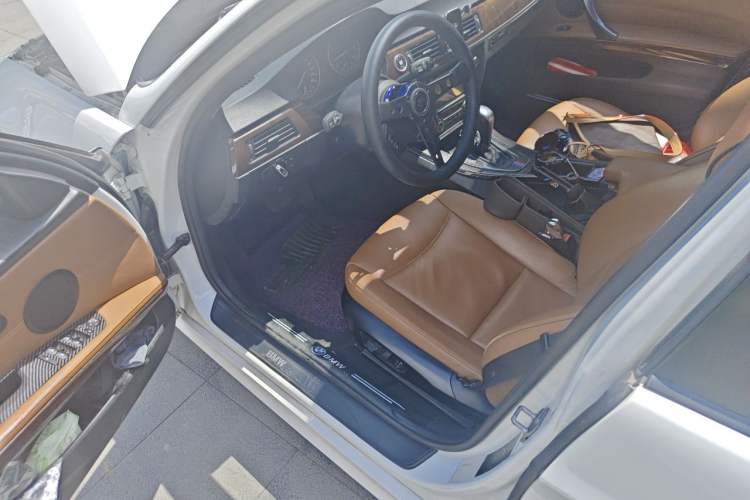 Used BMW 3 Series 2010 320i Sport Edition Driver Seat