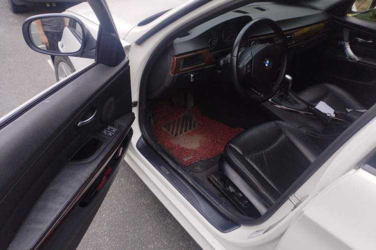 Used BMW 3 Series 2010 320i Sport Edition Driver Seat