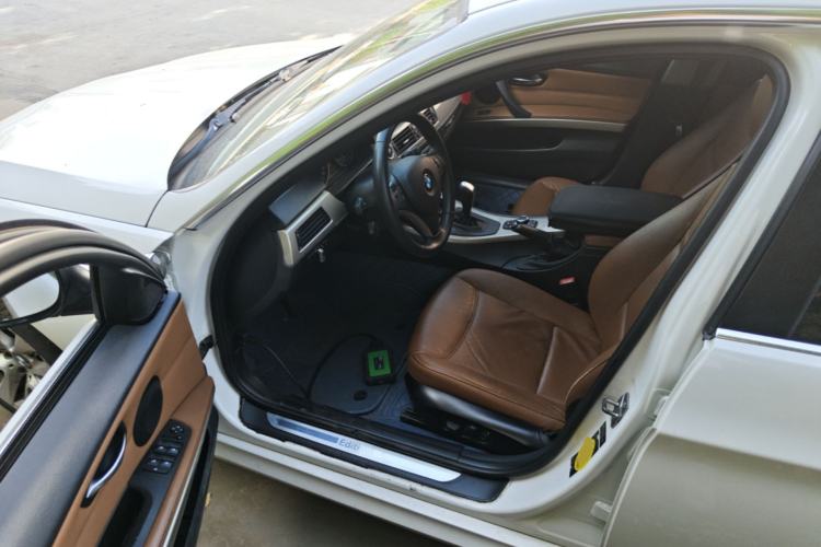 Used BMW 3 Series 2010 320i Luxury Model Driver Seat