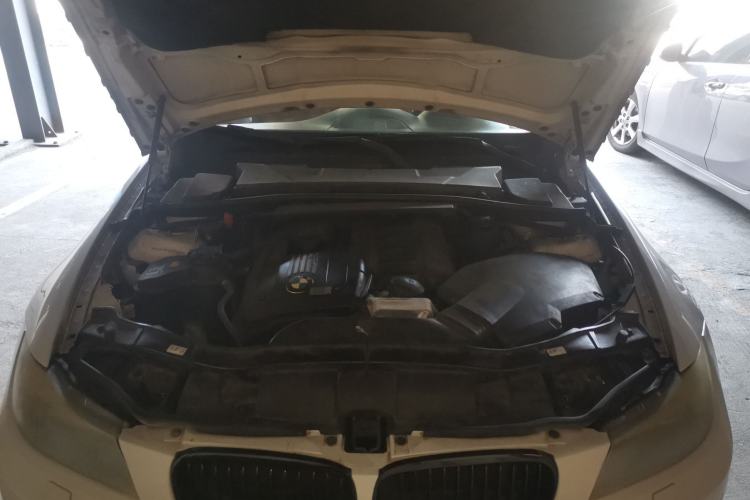 Used BMW 3 Series 2010 325i Luxury Model Engine Bay