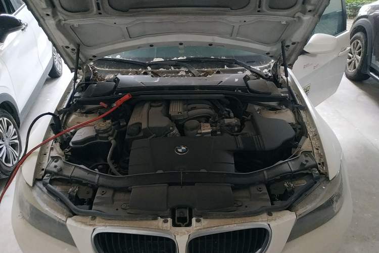 Used BMW 3 Series 2010 318i Leading Model Engine Bay