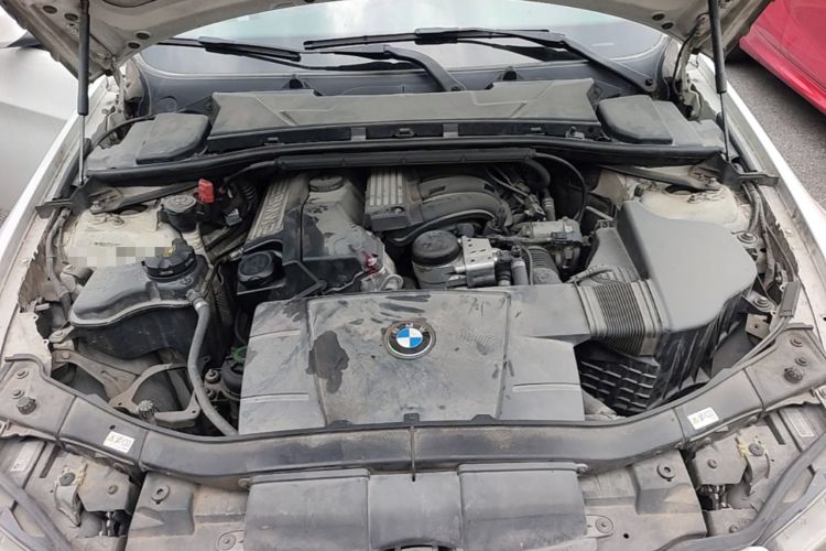 Used BMW 3 Series 2010 320i Luxury Model Engine Bay