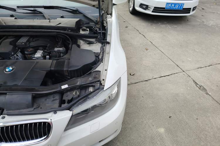 Used BMW 3 Series 2010 320i Luxury Model Engine Bay Left