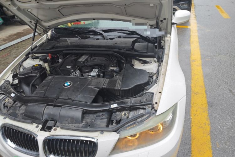 Used BMW 3 Series 2010 320i Luxury Model Engine Bay Left