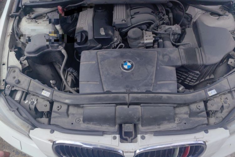Used BMW 3 Series 2010 320i Sport Edition Engine Bay