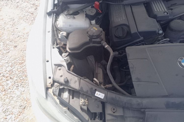 Used BMW 3 Series 2010 320i Luxury Model Engine Bay Right
