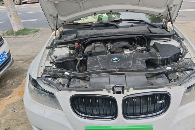 Used BMW 3 Series 2010 320i Luxury Model Engine Bay Right