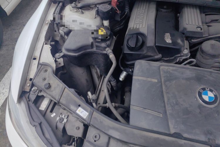 Used BMW 3 Series 2010 320i Sport Edition Engine Bay Right