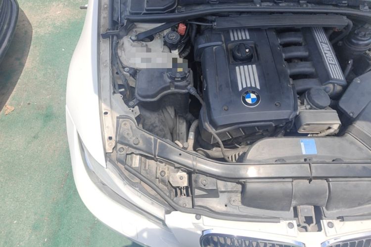 Used BMW 3 Series 2010 325i Luxury Model Engine Bay Right