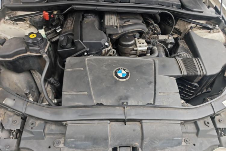 Used BMW 3 Series 2010 320i Sport Edition Engine Bay