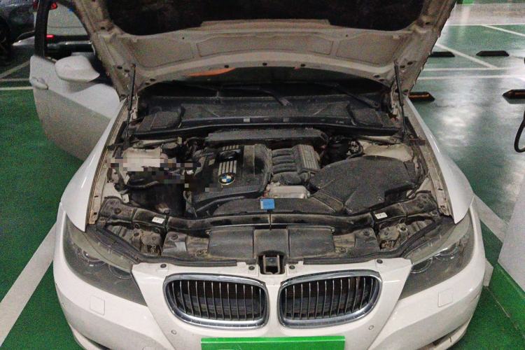Used BMW 3 Series 2010 325i Luxury Model Engine Bay