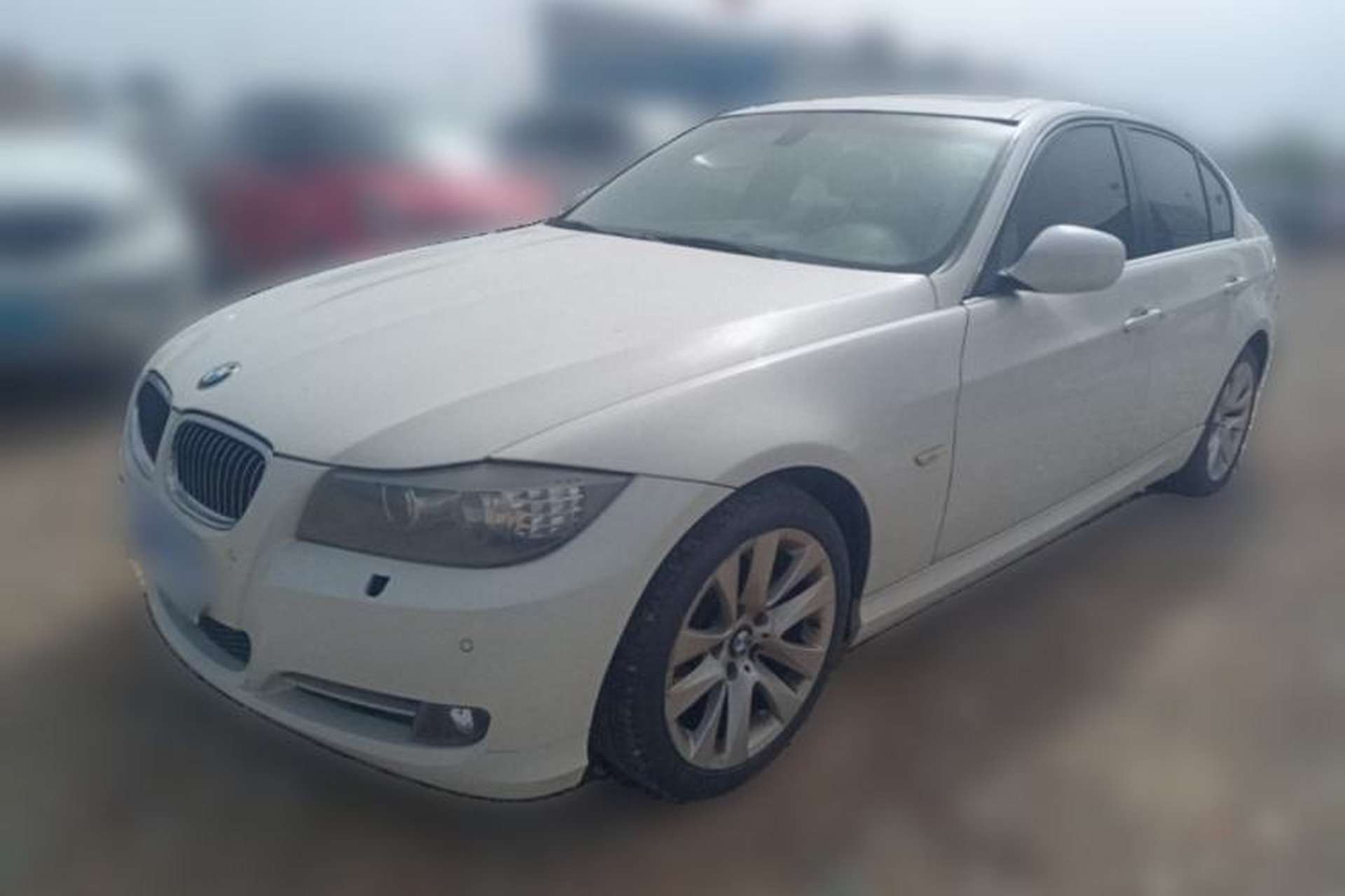 Used BMW 3 Series 2010 320i Luxury Model Front Left 45 Deg