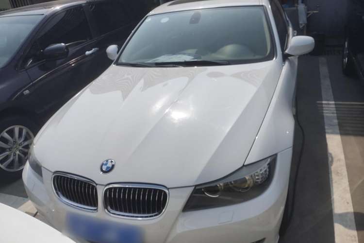 Used BMW 3 Series 2010 320i Luxury Model Front
