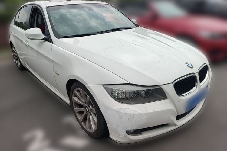 Used BMW 3 Series 2010 320i Luxury Model Front Right 45 Deg