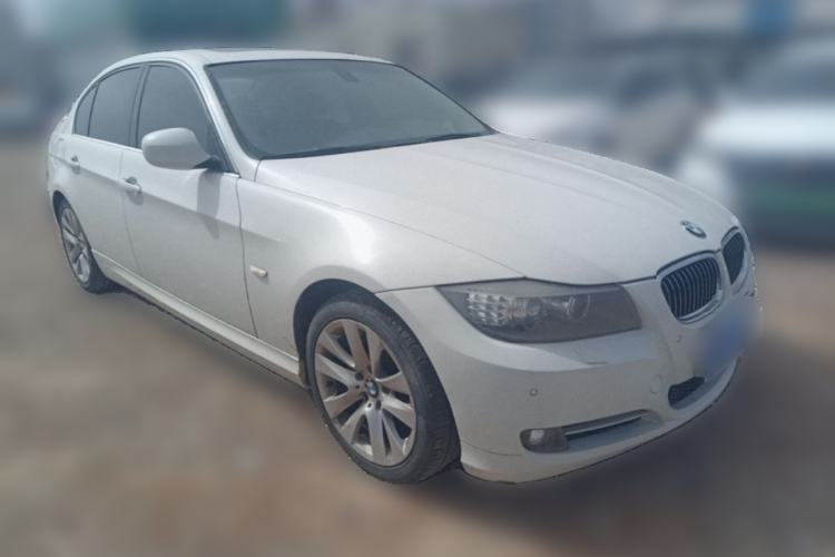 Used BMW 3 Series 2010 320i Luxury Model Front Right 45 Deg
