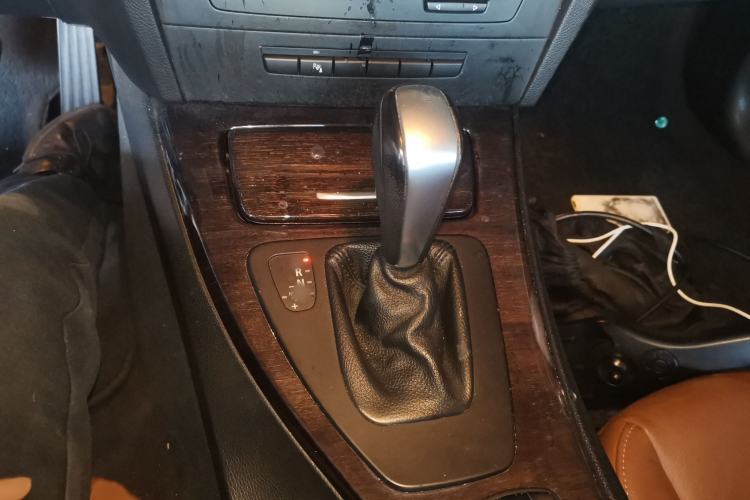 Used BMW 3 Series 2010 325i Luxury Model Gear Lever