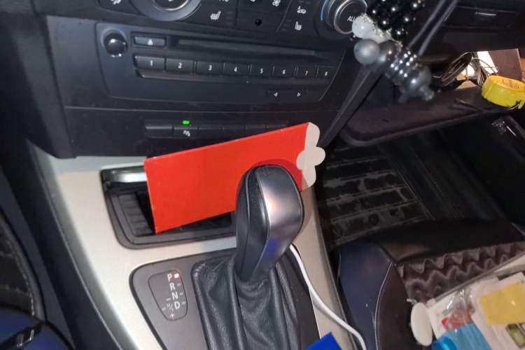 Used BMW 3 Series 2010 320i Luxury Model Gear Lever