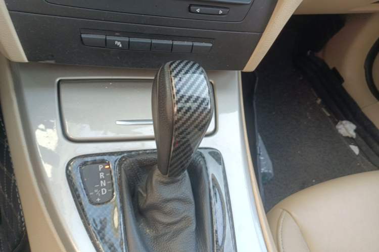 Used BMW 3 Series 2010 320i Luxury Edition Gear Lever