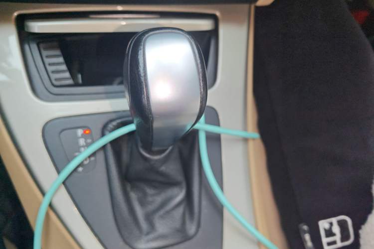 Used BMW 3 Series 2010 320i Luxury Model Gear Lever