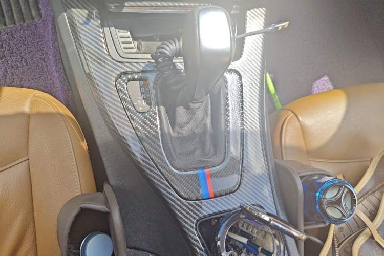 Used BMW 3 Series 2010 320i Sport Edition Gear Lever