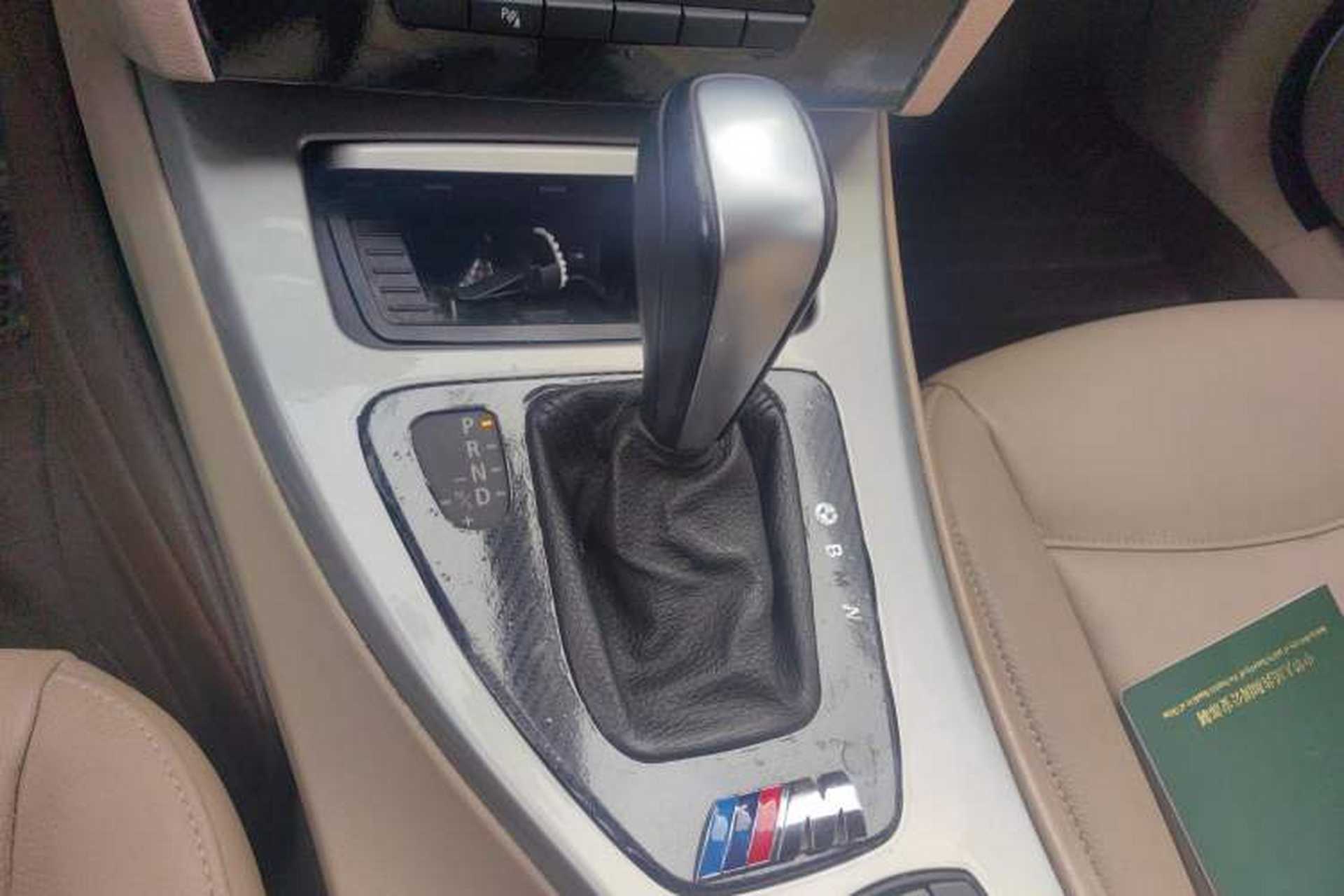 Used BMW 3 Series 2010 320i Sport Edition Gear Lever