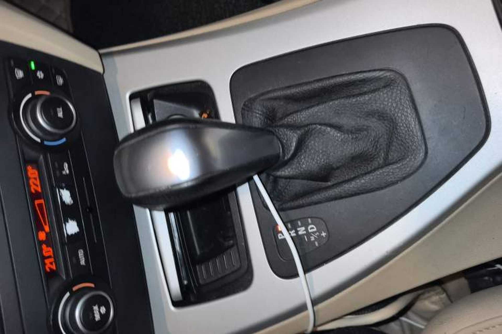 Used BMW 3 Series 2010 318i Active Edition Gear Lever