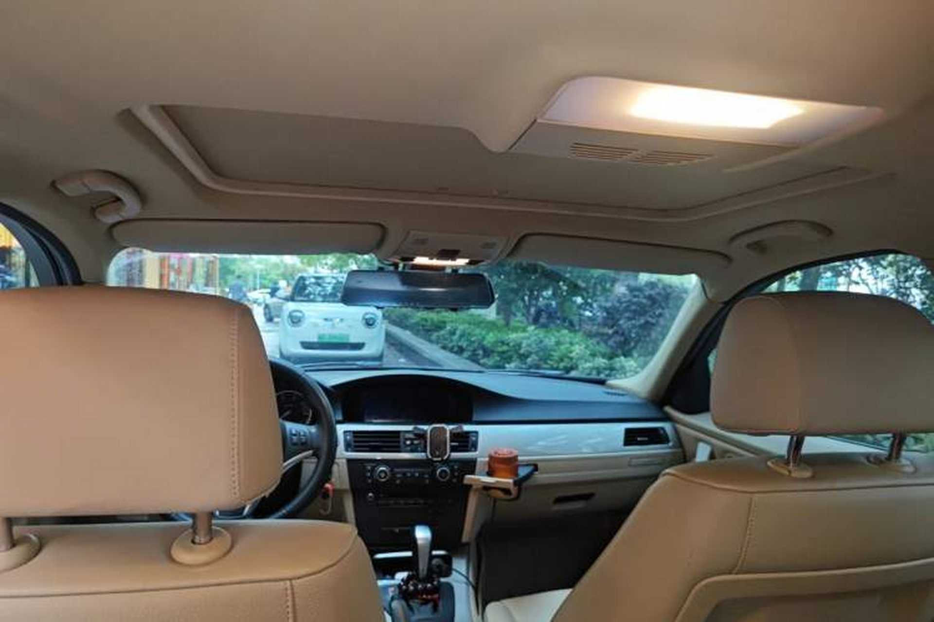 Used BMW 3 Series 2010 320i Luxury Model Headliner
