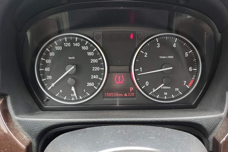 Used BMW 3 Series 2010 320i Luxury Model Instrument Cluster