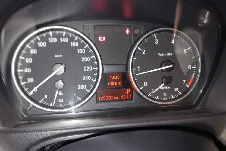 Used BMW 3 Series 2010 320i Luxury Model Instrument Cluster