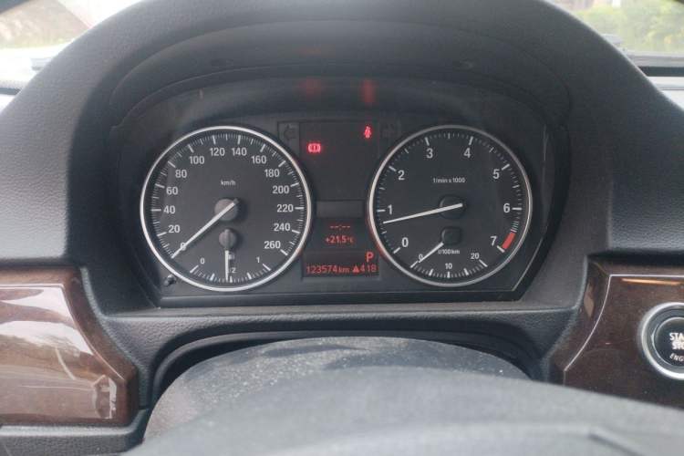 Used BMW 3 Series 2010 320i Sport Edition Instrument Cluster