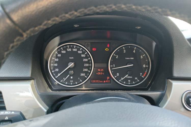 Used BMW 3 Series 2010 320i Luxury Model Instrument Cluster