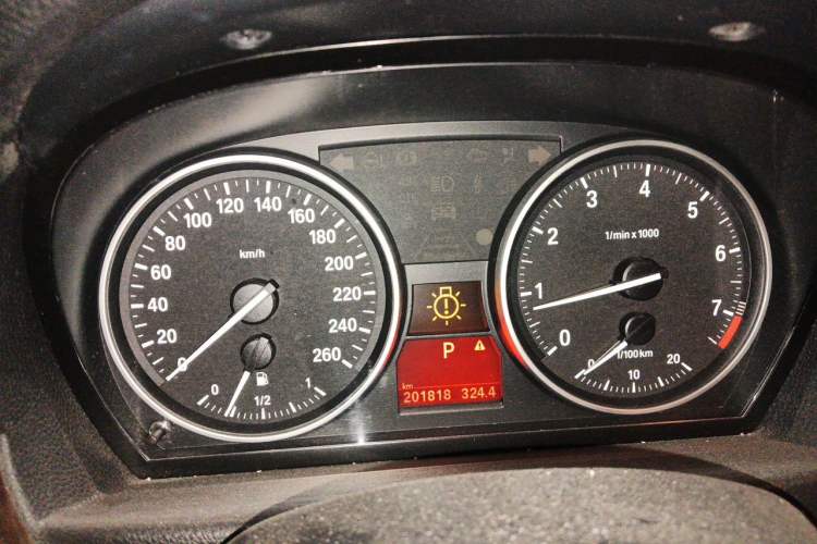 Used BMW 3 Series 2010 325i Luxury Model Instrument Cluster
