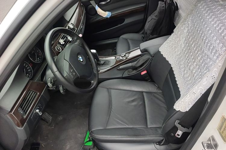 Used BMW 3 Series 2010 320i Luxury Model Left Front Seat