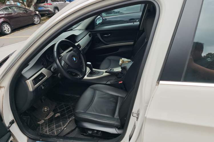 Used BMW 3 Series 2010 320i Luxury Edition Left Front Seat
