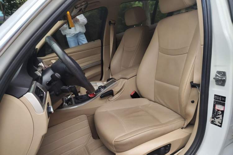 Used BMW 3 Series 2010 320i Luxury Model Left Front Seat